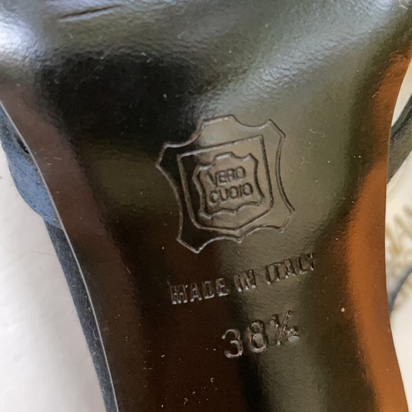 New vintage navy blue Versace satin/leather heels in original box - Picture 14 of 15